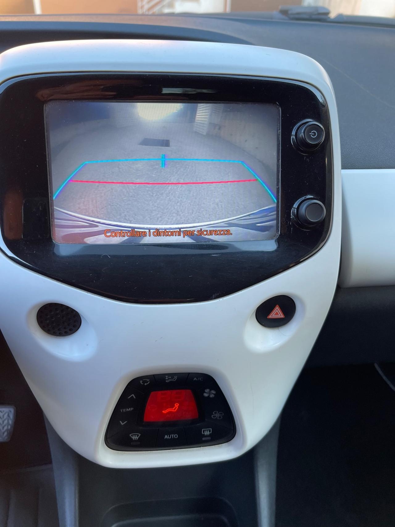 Peugeot 108 PureTech 82 5 porte Allure