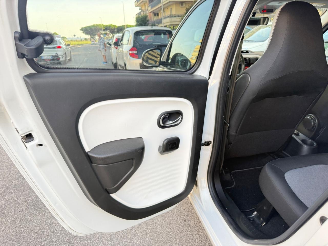 Renault Twingo LIMITEED C.AUTOMATICO PDC BLUETOOTH CERCHI 16
