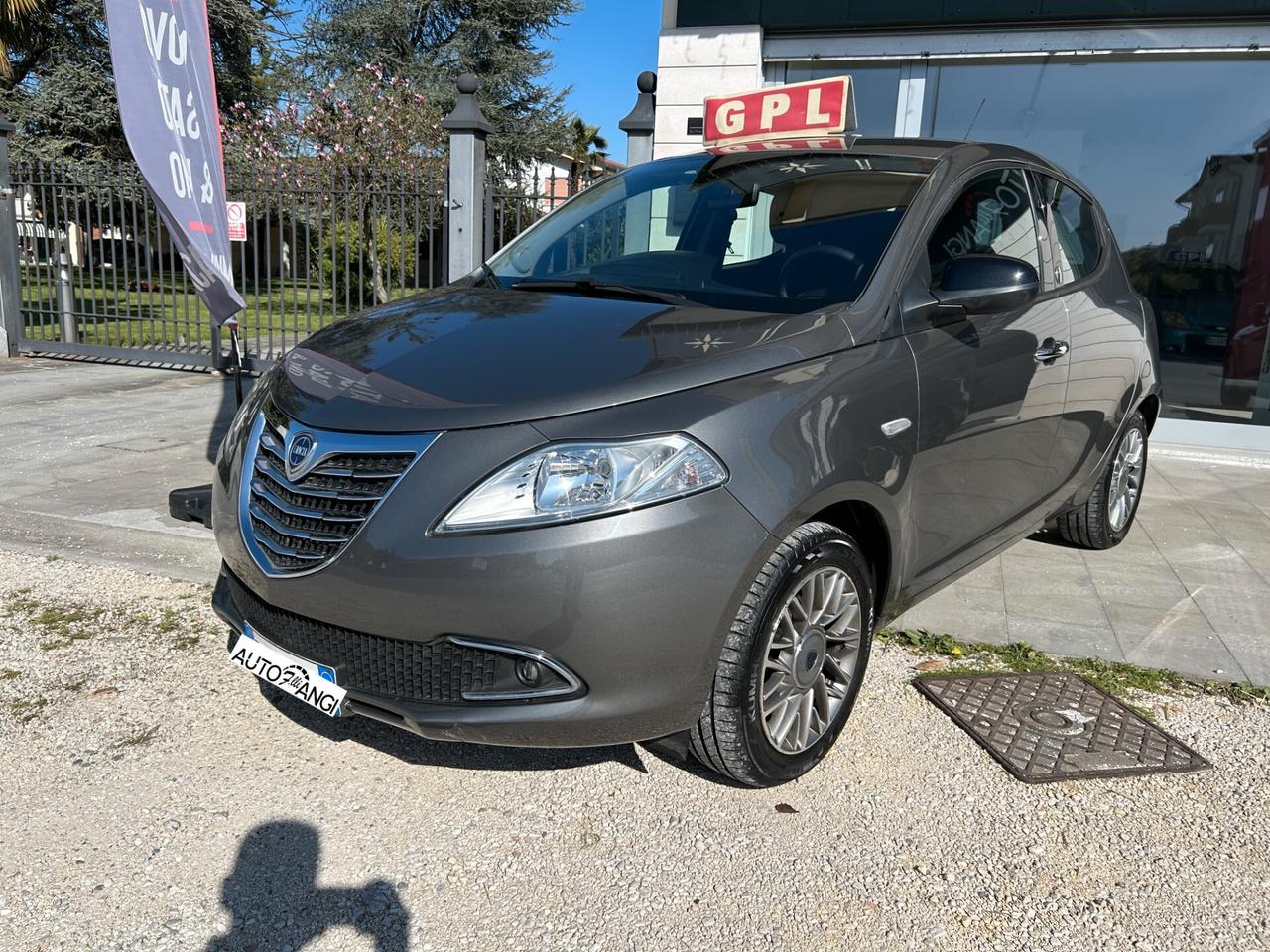 Lancia Ypsilon 1.2 69 CV GPL Ecochic Gold GPL VALIDO 2033