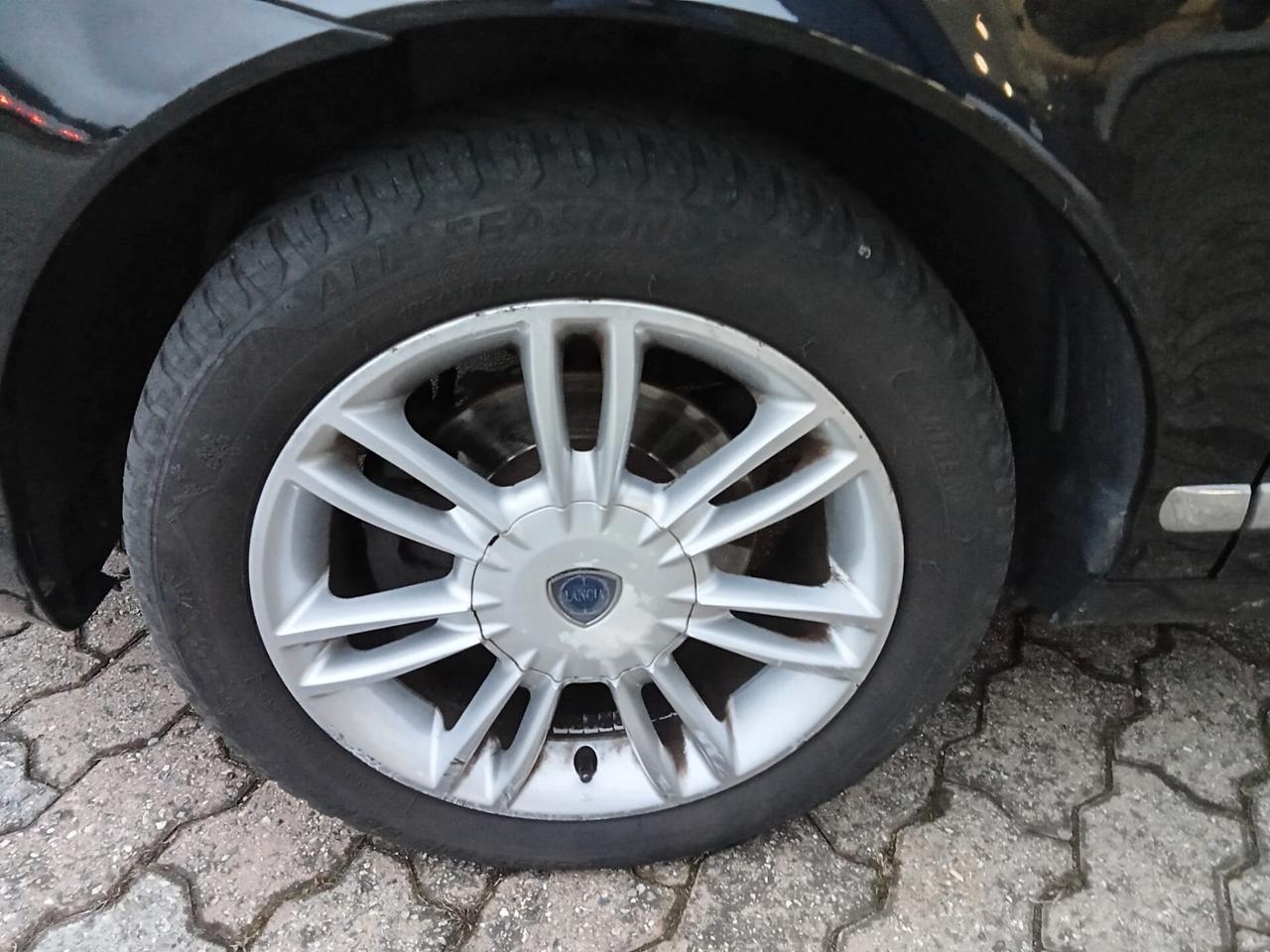 Lancia Ypsilon 1.2 69 CV Unyca