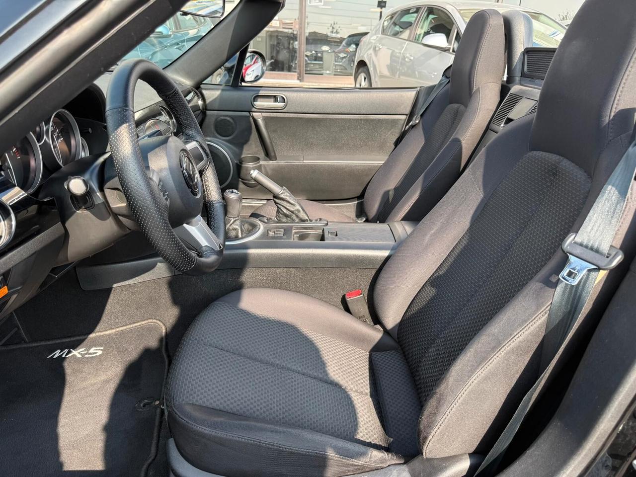 Mazda MX-5 Roadster 1.8L Wind