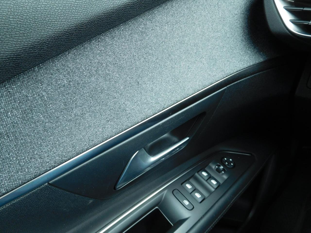 Peugeot 3008 BlueHDi 130 S&S EAT8 Allure