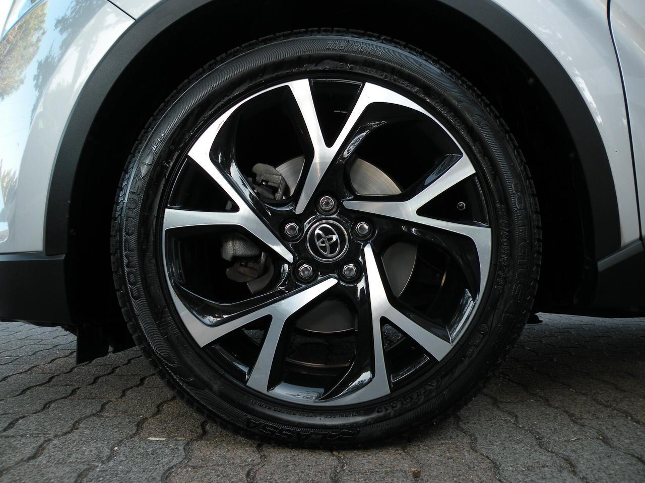 TOYOTA C-HR 1.8 Hybrid E-CVT Lounge 2019