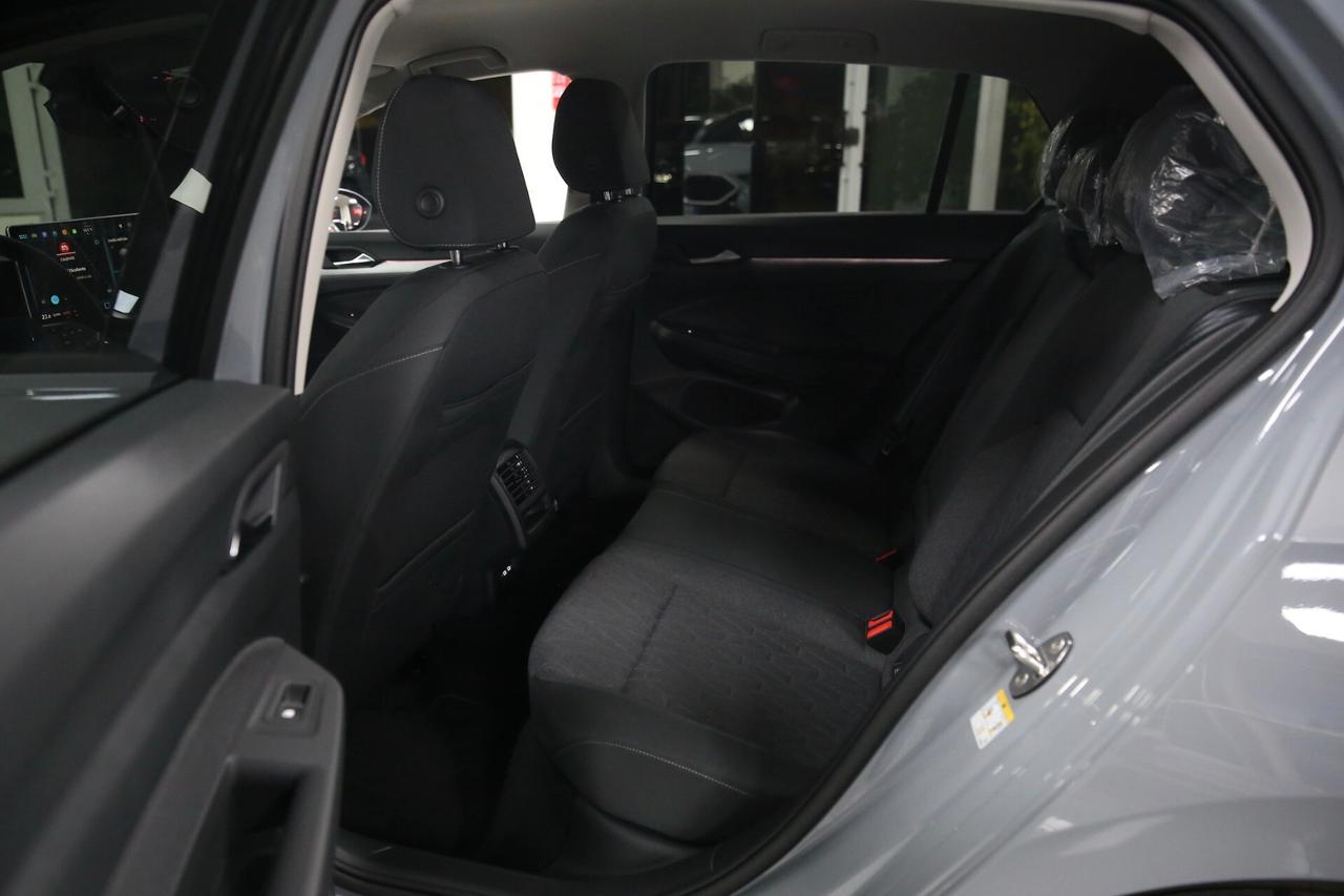 Volkswagen Golf Edition Plus 1.5 eTSI 115 cv DSG KM0
