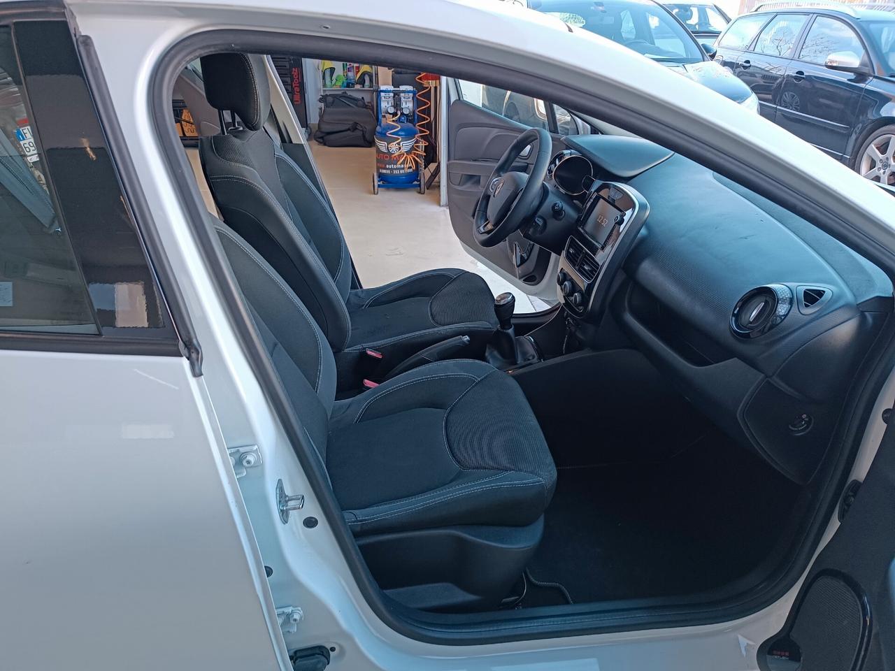 Renault Clio dCi 8V 75 CV 5 porte Moschino Life AUTOCARRO 4 POSTI