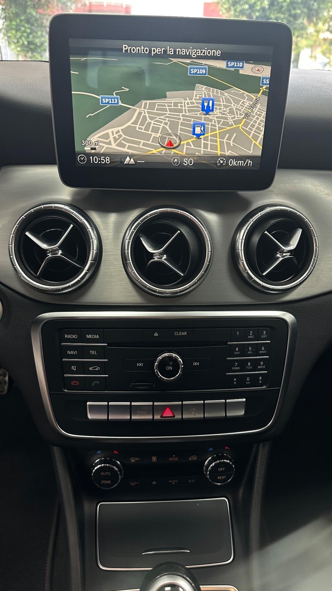 Mercedes-benz CLA 180 d Premium