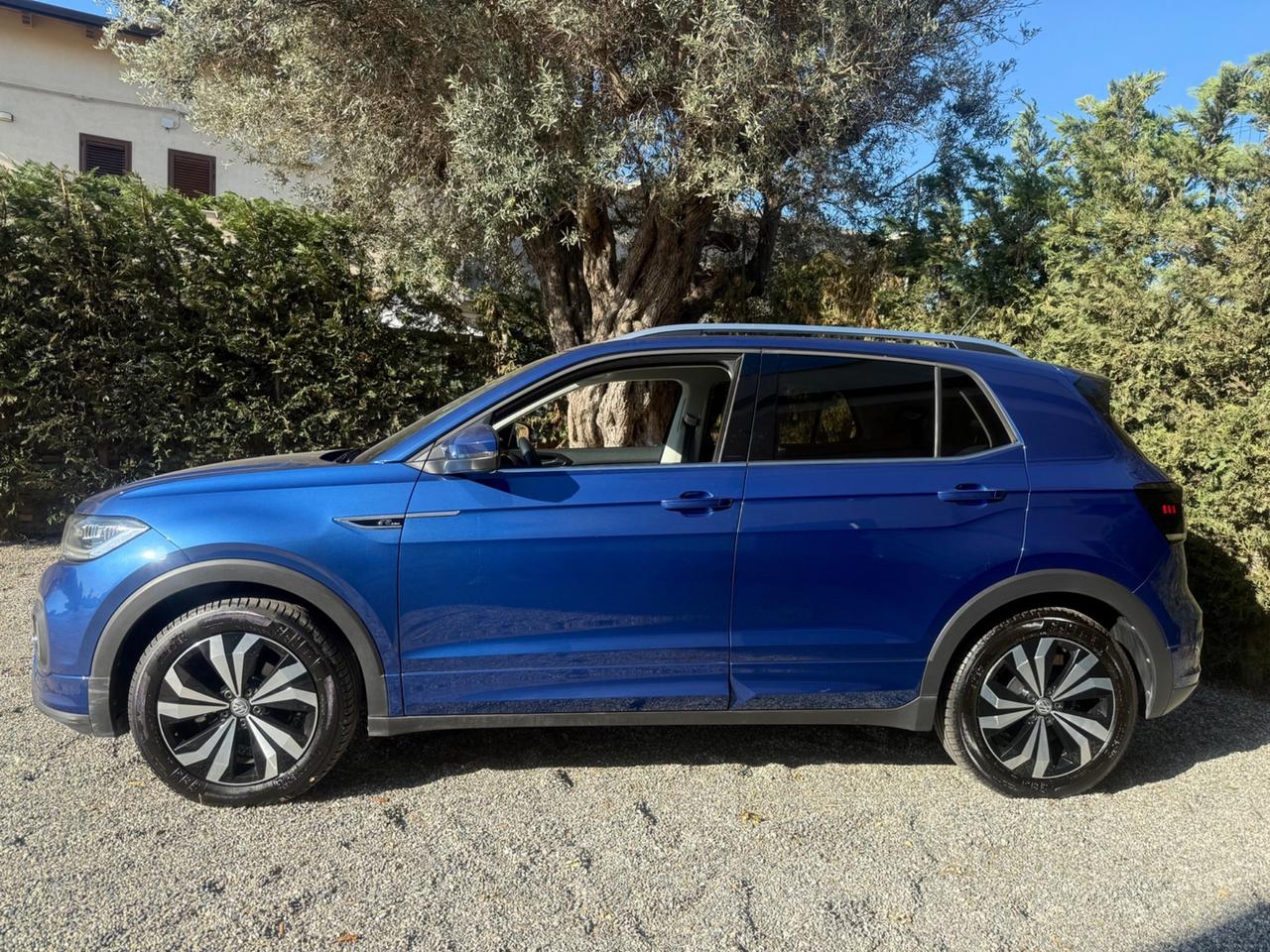 Volkswagen T-Cross 1.6 TDI 95CV R-LINE (NEOPATENTATI)