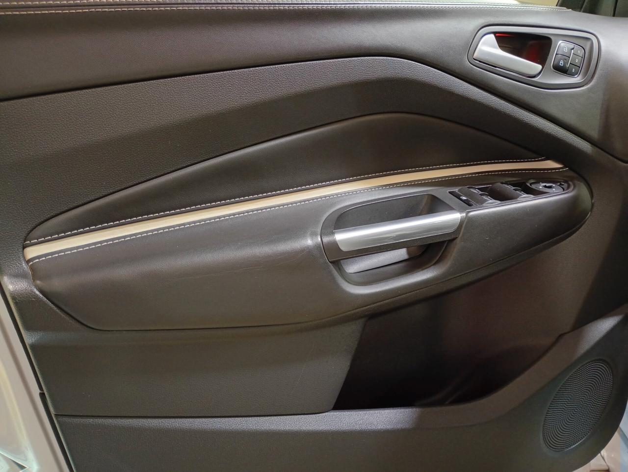 Ford Kuga 2.0 TDCI 150 CV S&S 4WD Powershift Vignale