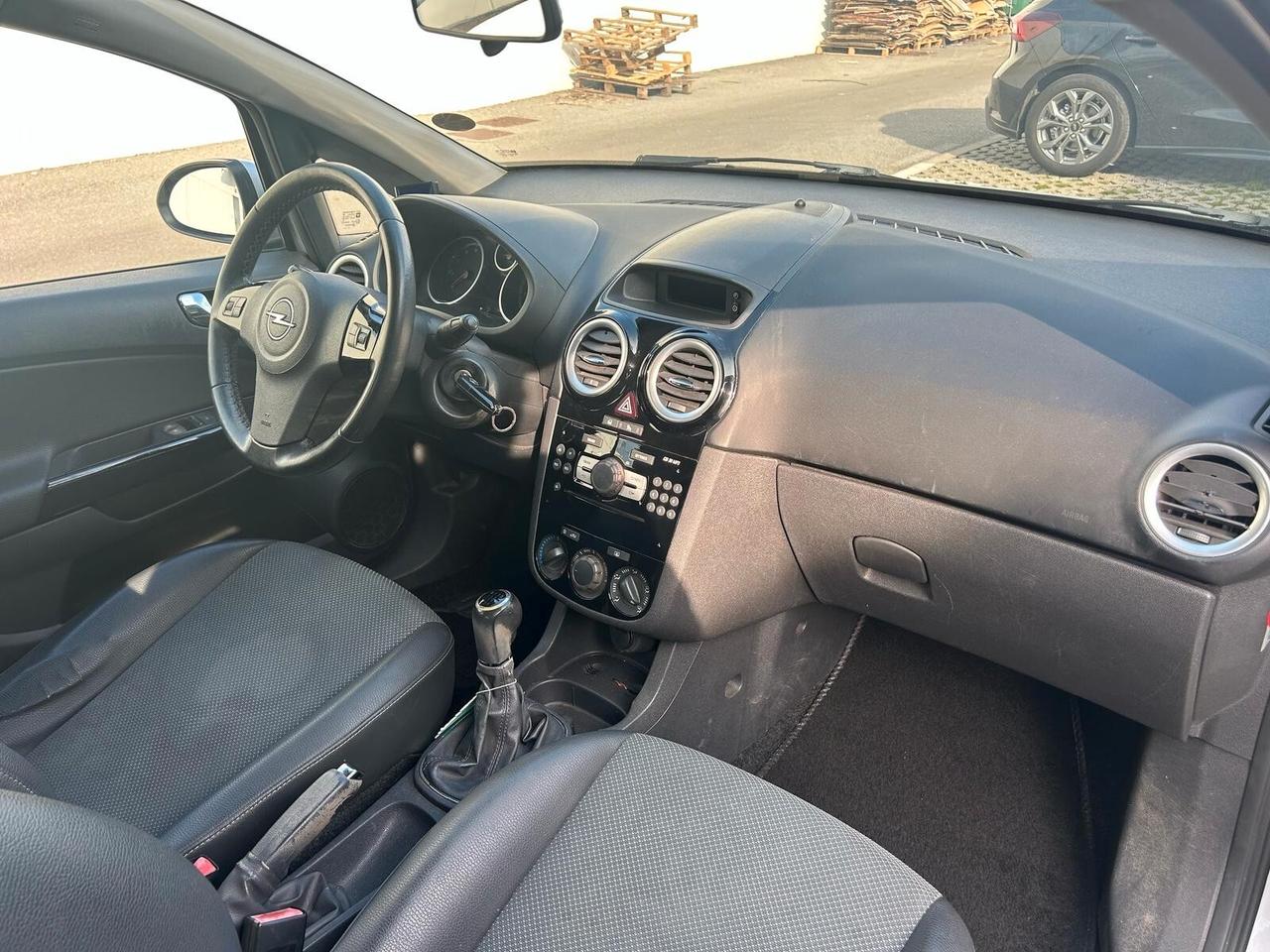 Opel Corsa 1.2 5 porte Cosmo