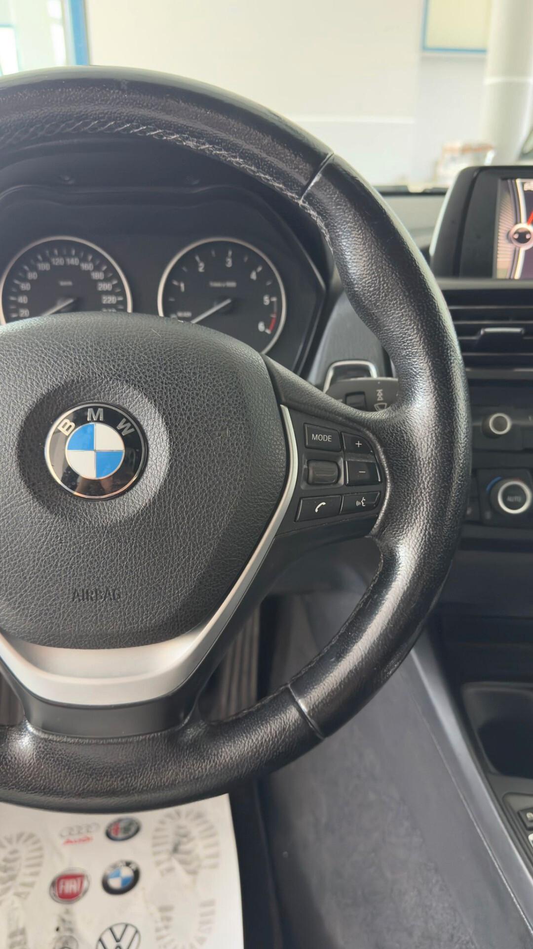 Bmw 118 118d 5p. Urban