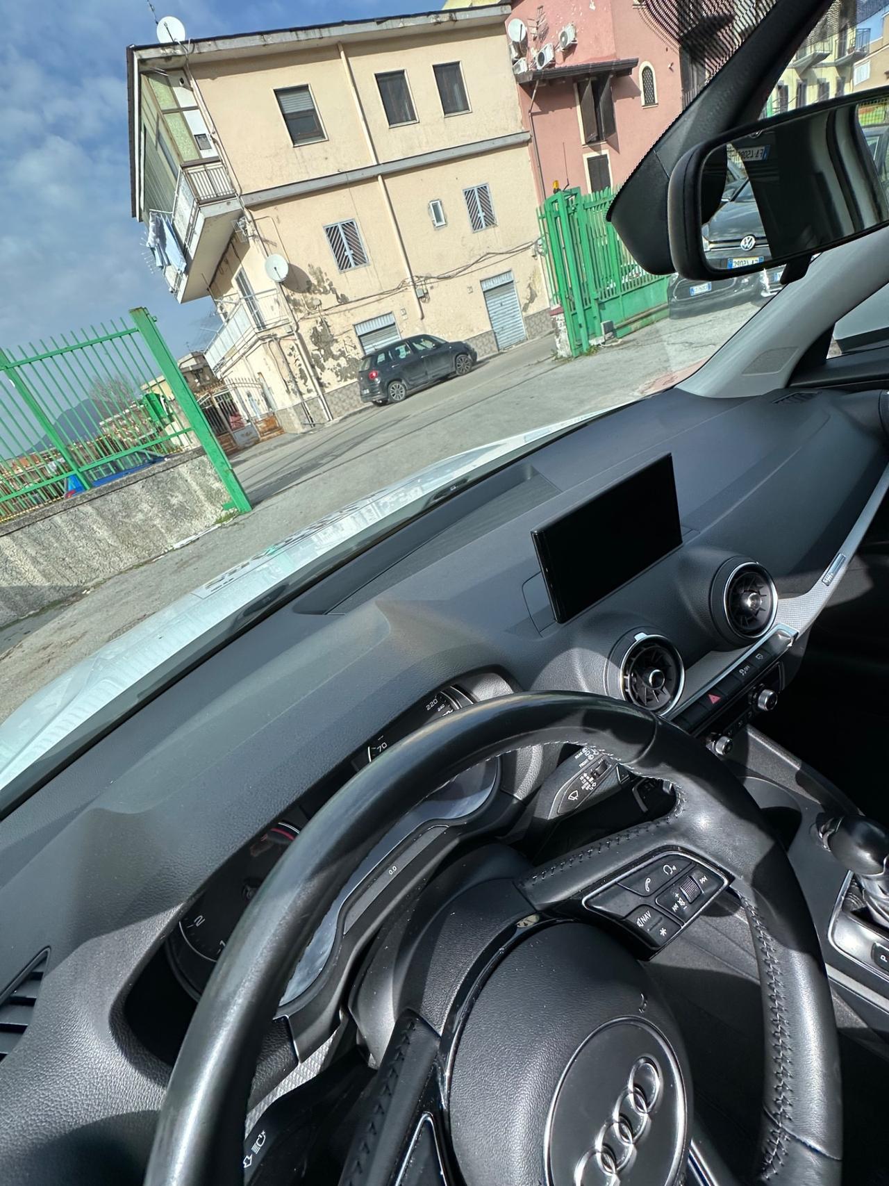 Audi Q2 30 TDI S tronic Identity Black