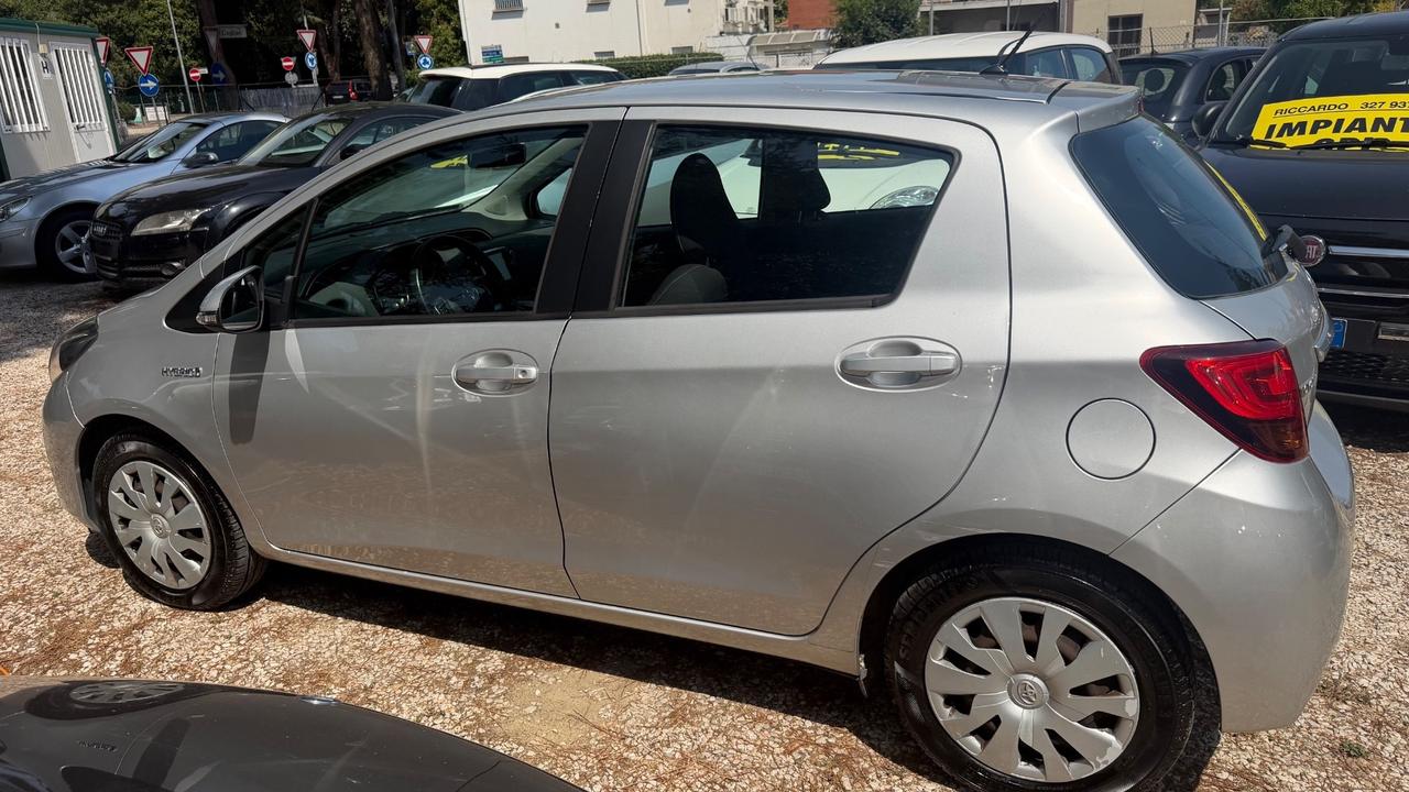 Toyota Yaris 1.5 Hybrid 5 porte Cool