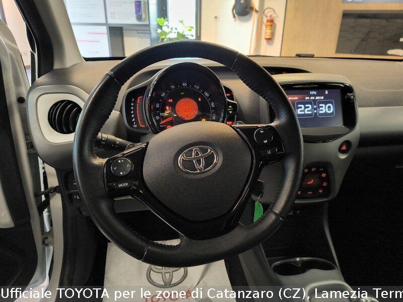 Toyota Aygo Aygo Connect 1.0 VVT-i 72 CV 5 porte x-play MMT