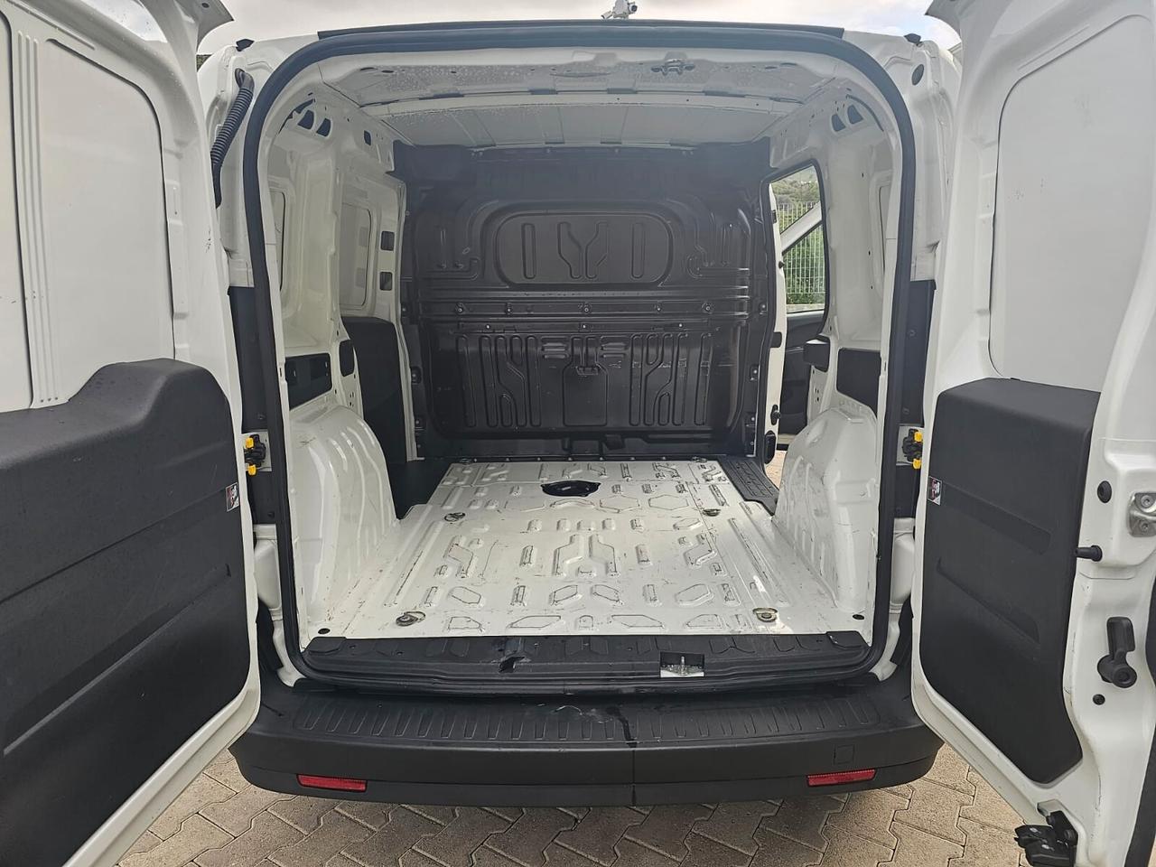 FIAT DOBLO' 1.6 MJT 105CV 3 POSTI 11/2020