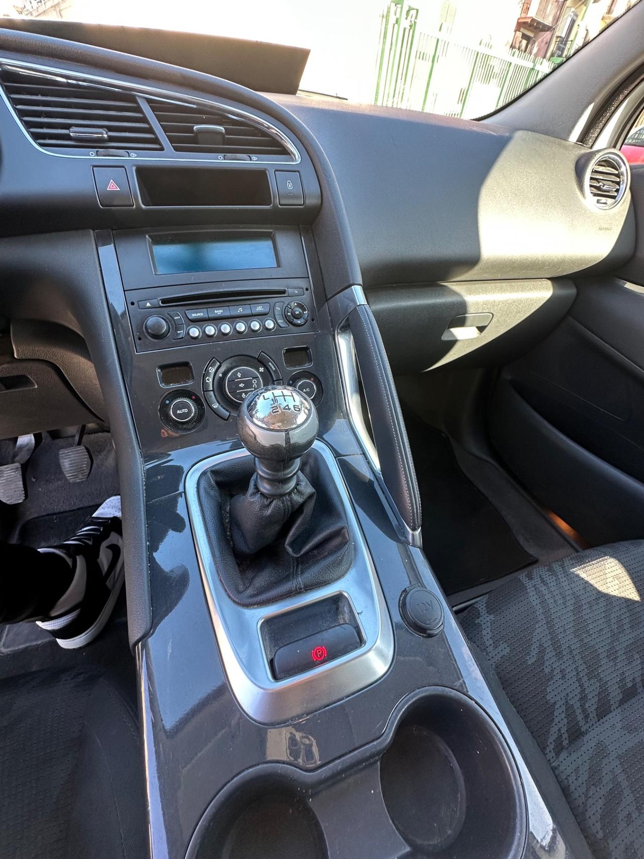 Peugeot 3008 1.6 HDi 115CV Business