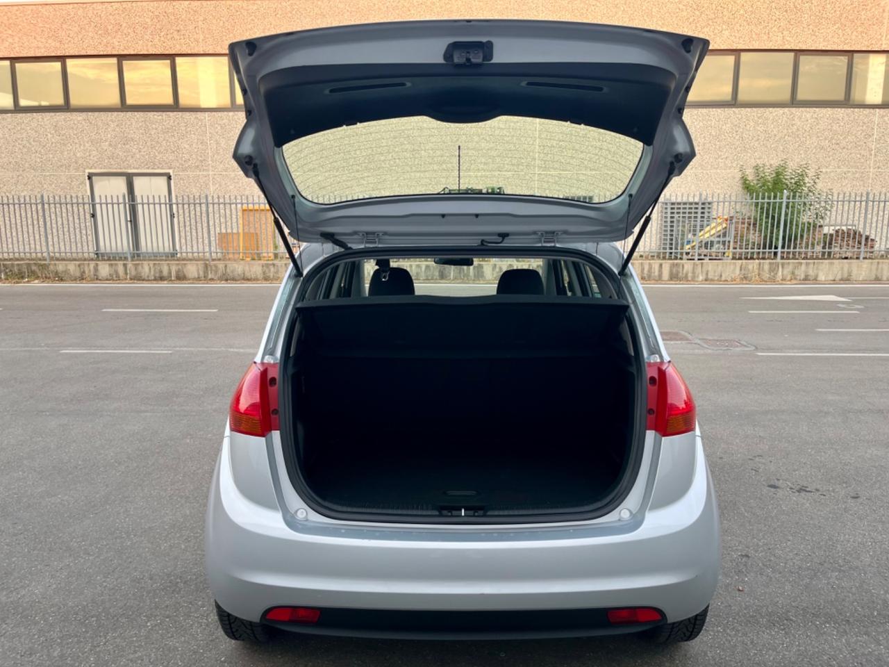 Kia Venga 1.4benz 2010 117.000km per neopatentati