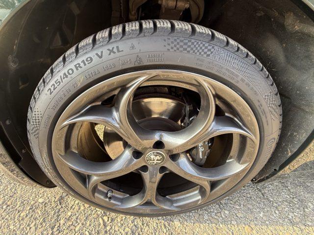 ALFA ROMEO Giulia 2.2 Turbodiesel 210 CV AT8 AWD Q4 Veloce