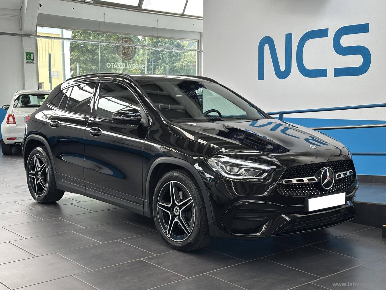 MERCEDES-BENZ GLA 200 Automatic Premium