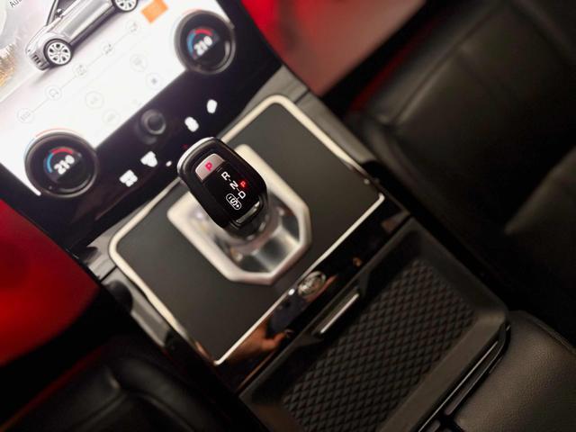 LAND ROVER Range Rover Evoque 2.0D I4 180 CV AWD Auto R-Dynamic SE