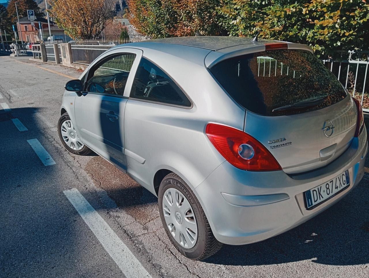 Opel Corsa 1.2 3 porte Easytronic Sport