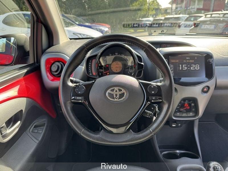 Toyota Aygo Connect 1.0 VVT-i 72 CV 5 porte x-play