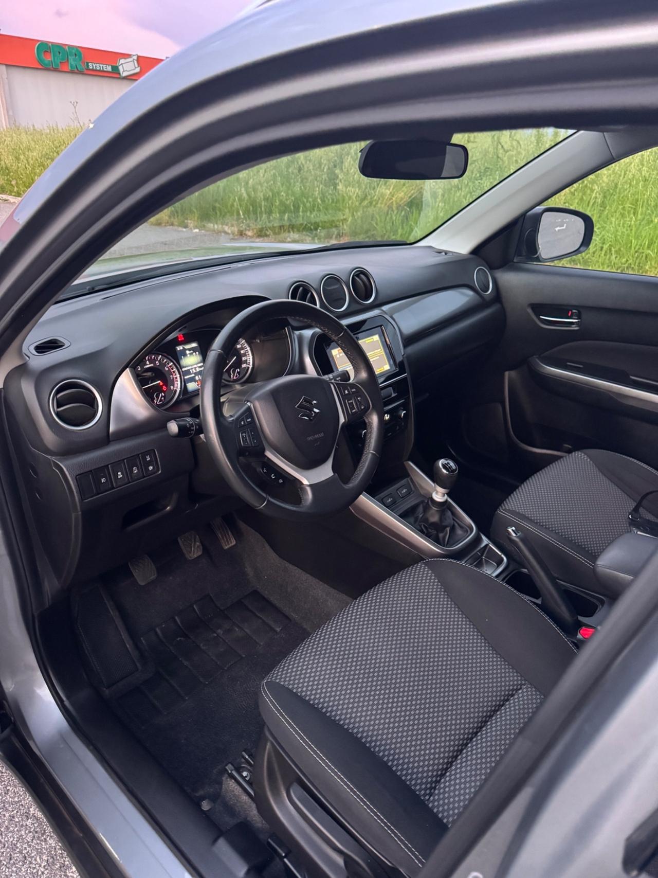 Suzuki Vitara 1.4 Hybrid Top