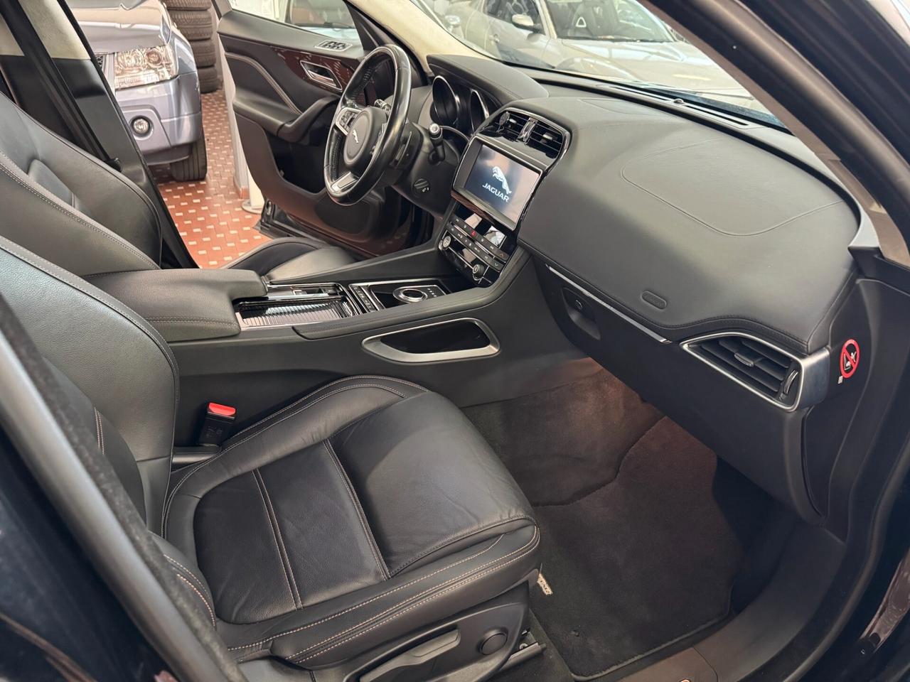Jaguar F-Pace 2.0 D 180 CV aut. Portfolio - UNICO PROPRIETARIO