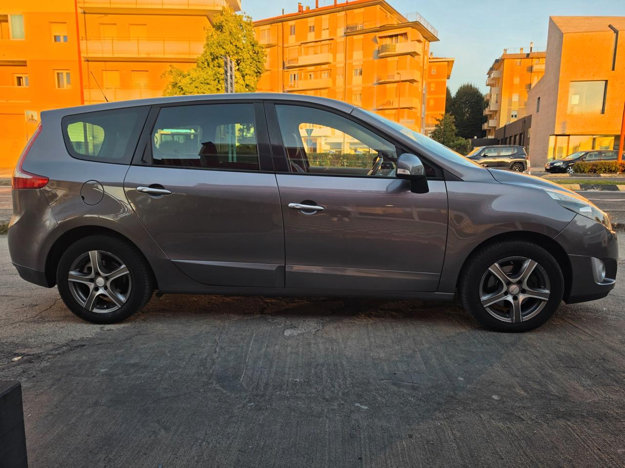 Renault Scenic Scénic 1.9 dCi 130CV Luxe