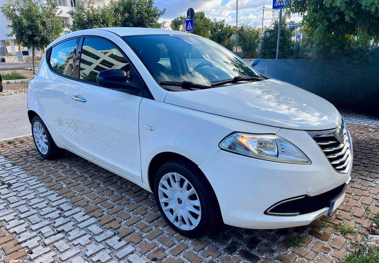 Lancia Ypsilon 1.2 69 CV 5 porte GPL Ecochic Gold