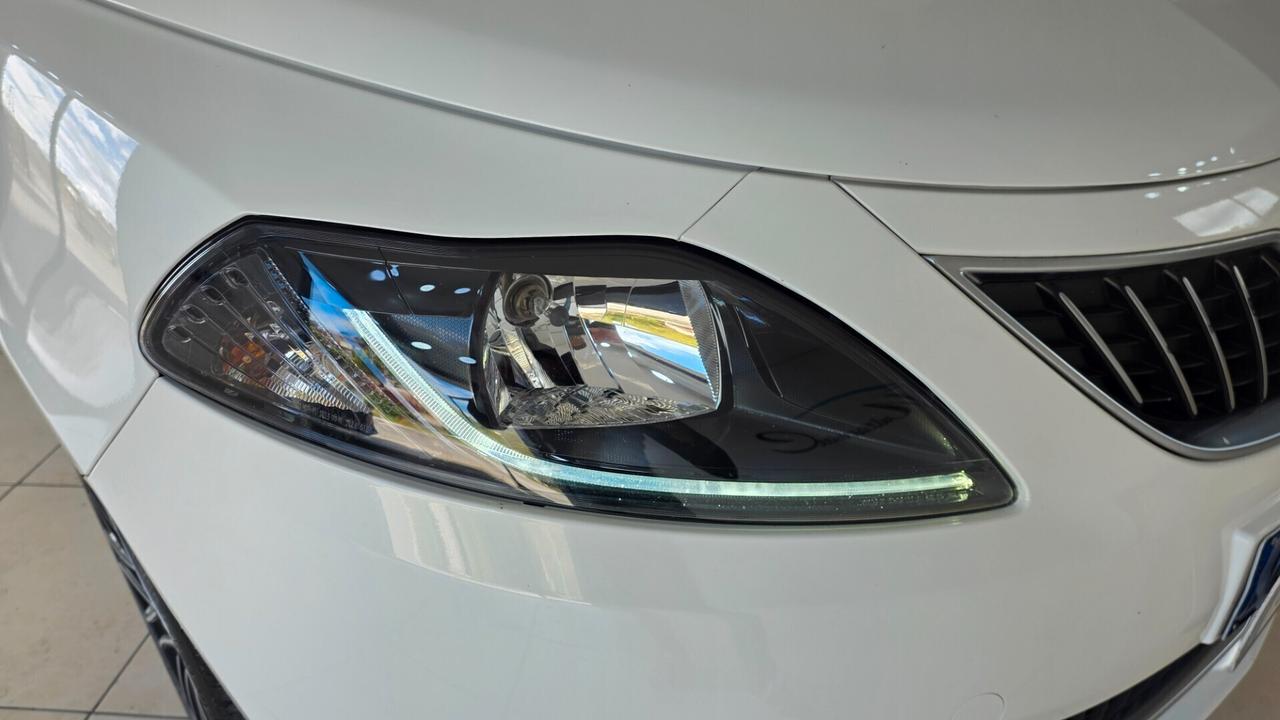 Lancia Ypsilon 1.0 FireFly 5 porte S&S Hybrid Gold