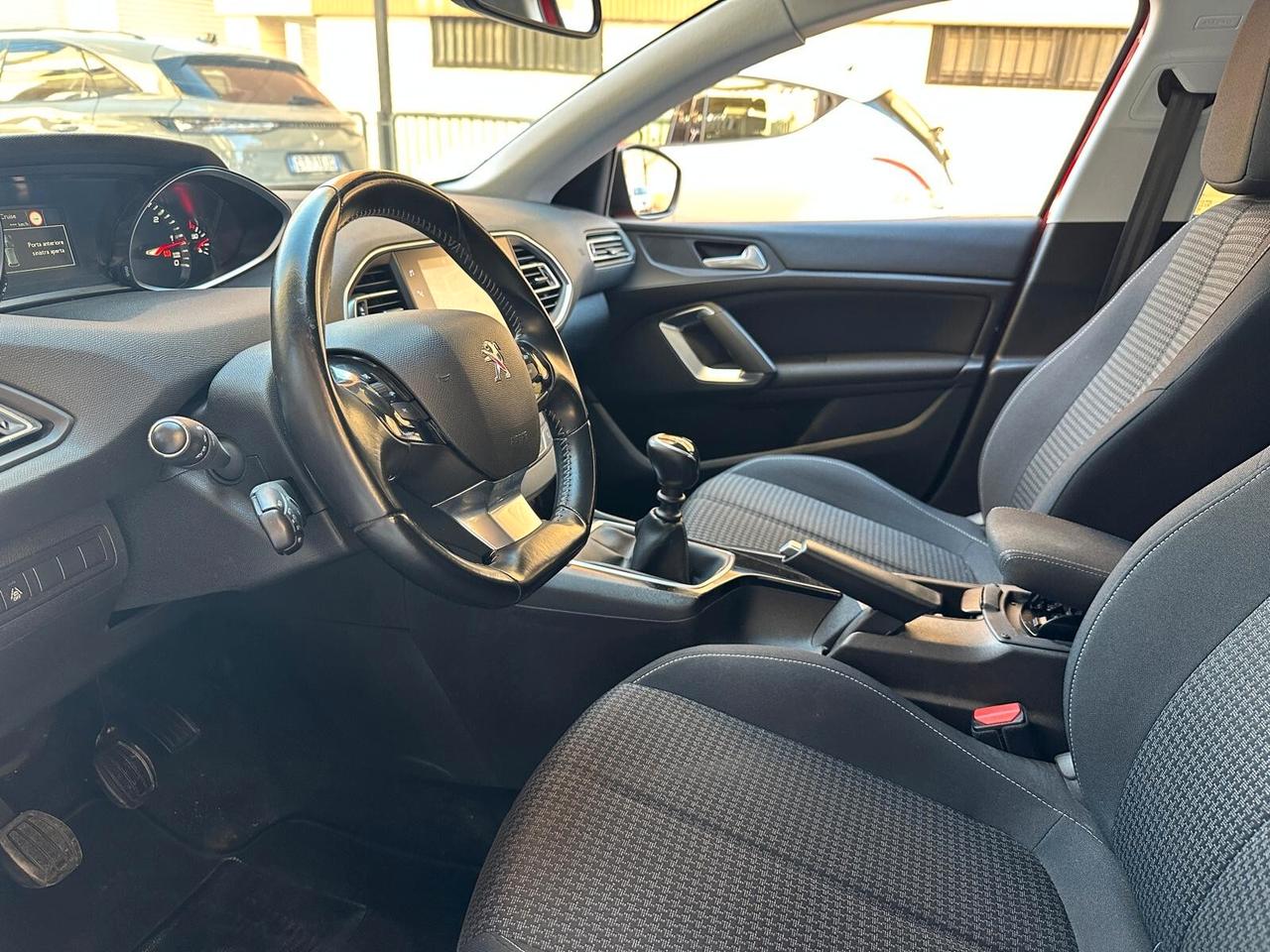 Peugeot 308 Berlina 1.5 130CV Allure