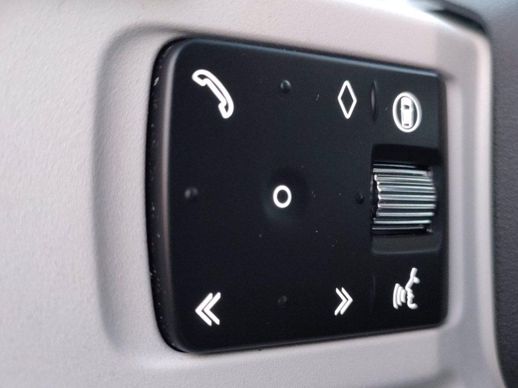 LAND ROVER Defender (2019) LAND ROVER 110 3.0D I6 200 CV AWD Auto X-Dynamic SE del 2025