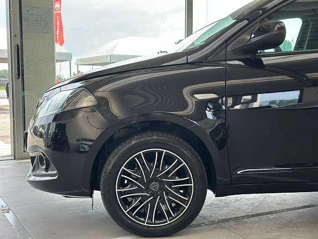 Lancia Ypsilon 1.0 FireFly 5 porte S&S Hybrid Ecochic