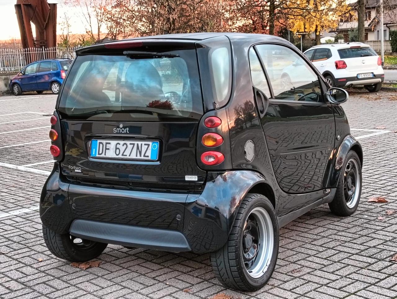 Smart ForTwo 800 coupé pure cdi..CELL 320 147 1147 WUATSAPP