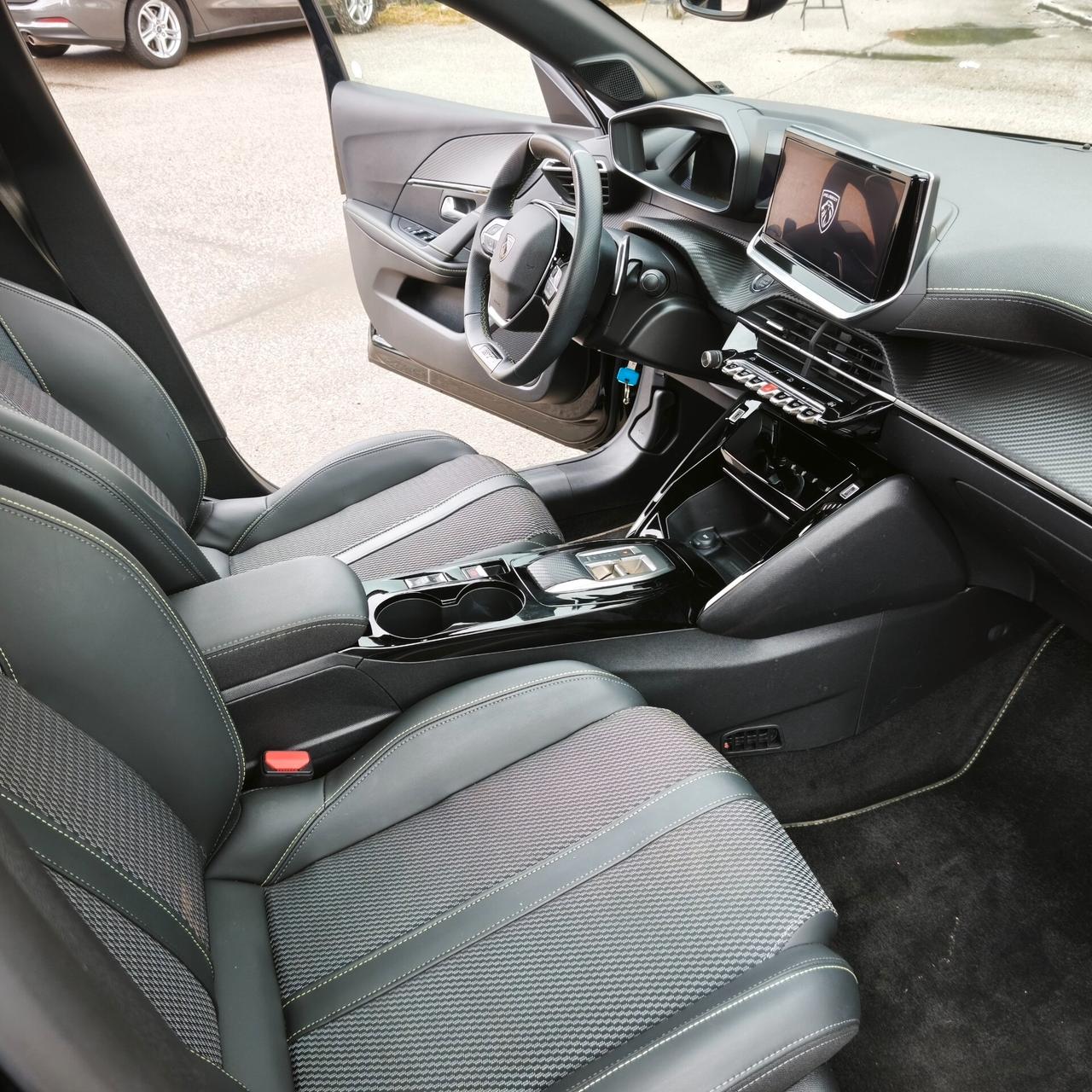 Peugeot 208 Hybrid 136 e-DCS6 GT
