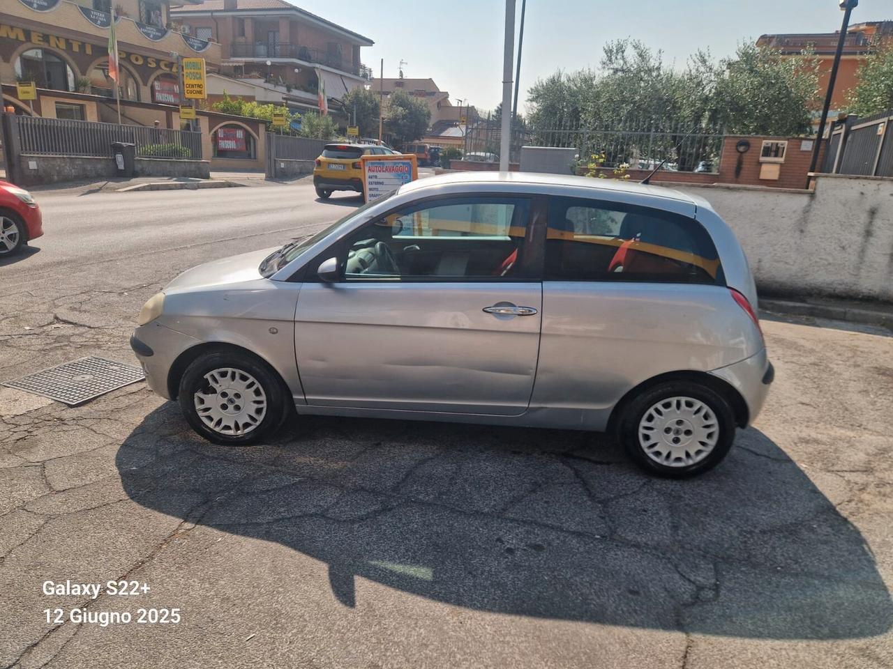 Lancia Ypsilon 1.3 MJT 75 CV Argento