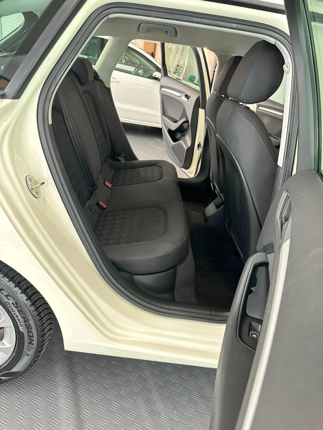 Audi A3 Sedan 1.6 TDI clean diesel Ambition