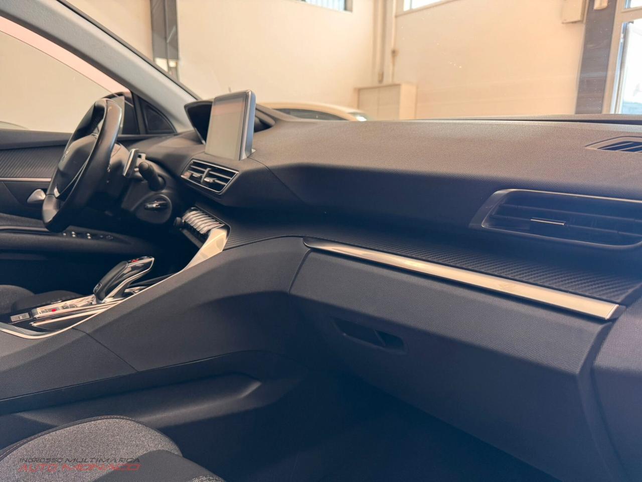 Peugeot 3008 BlueHDi S&S EAT8 Business 2020 130cv