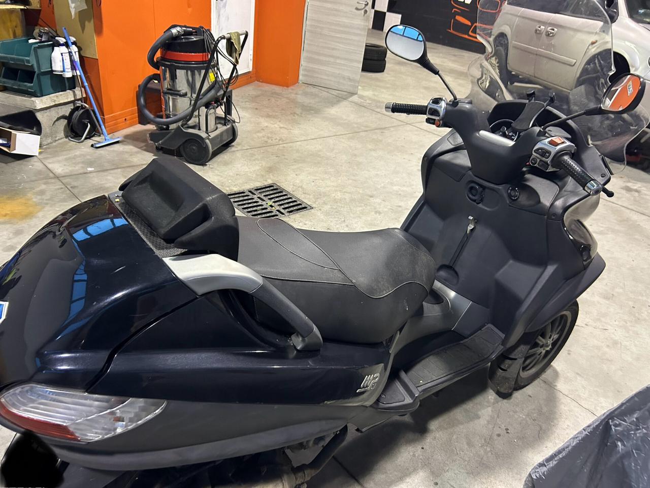 PIAGGIO MP3