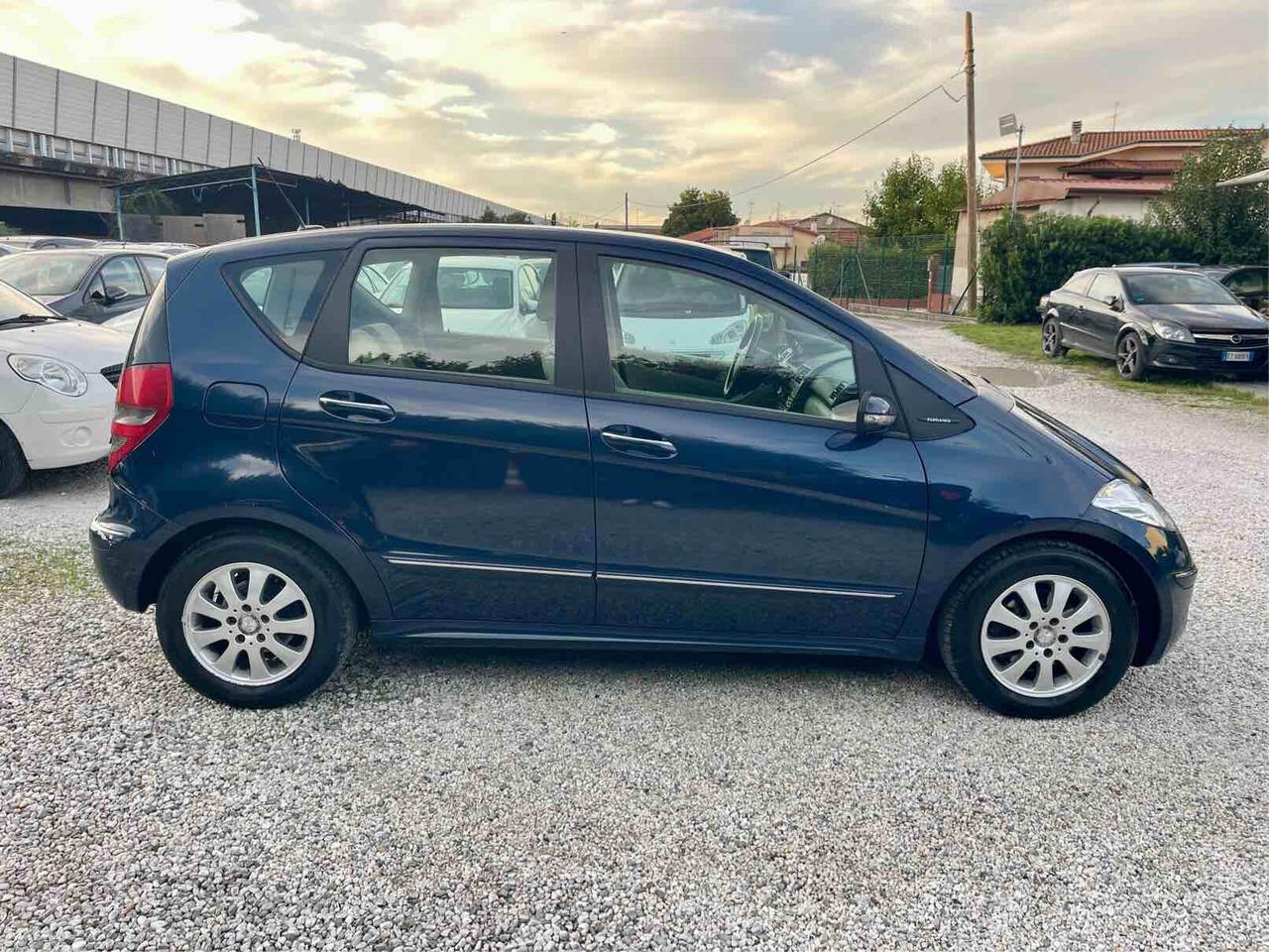 MERCEDES BENZ - A 180 CDI - ELEGANCE