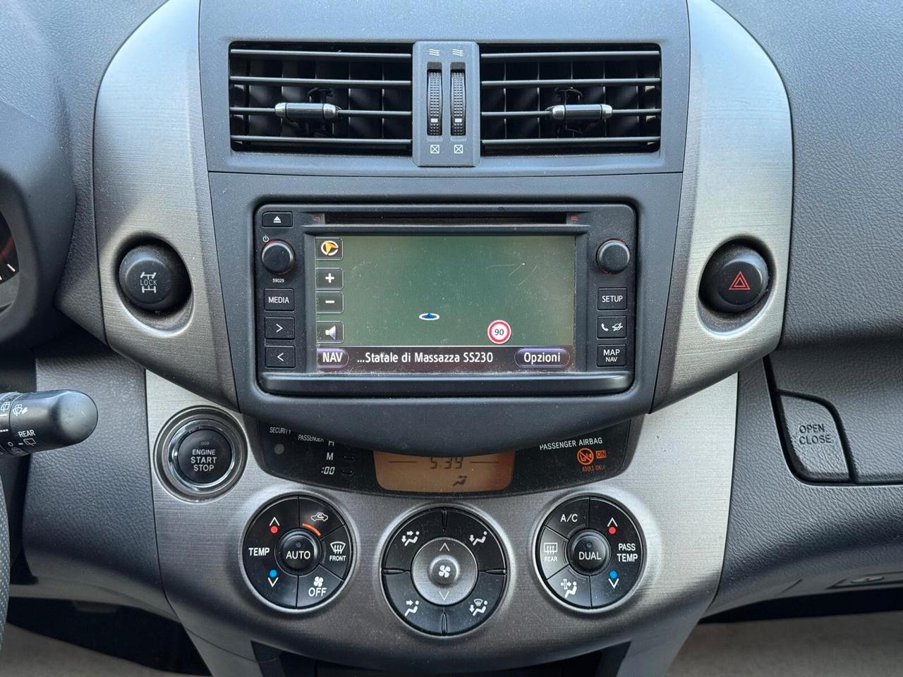 Toyota RAV 4 RAV4 2.2 D-4D 4WD Lounge
