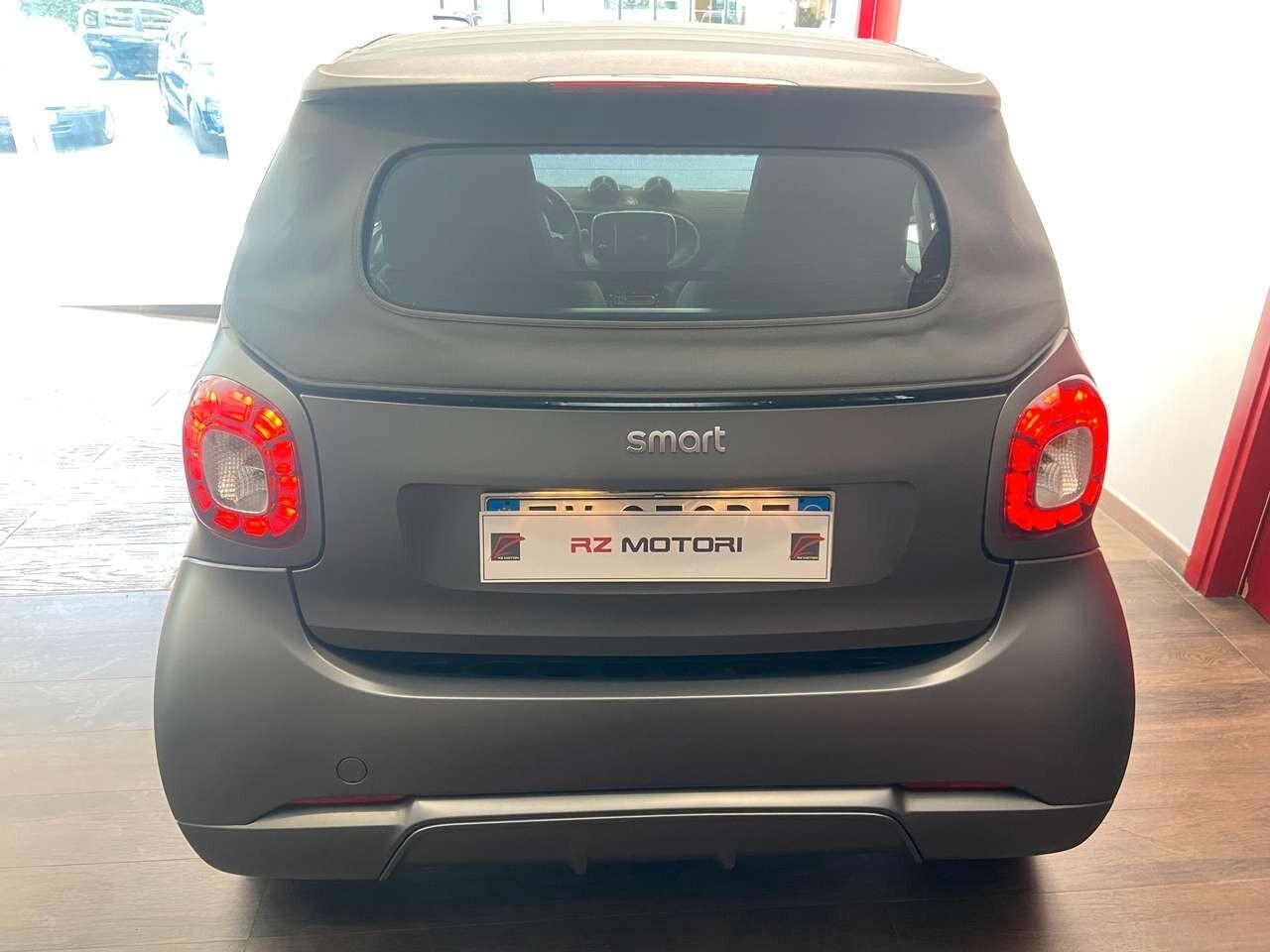 Smart ForTwo 70 1.0 twinamic cabrio Suitegrey Grey-NAVI-LED-ITALIANA-TAGLIANDI MERCEDES