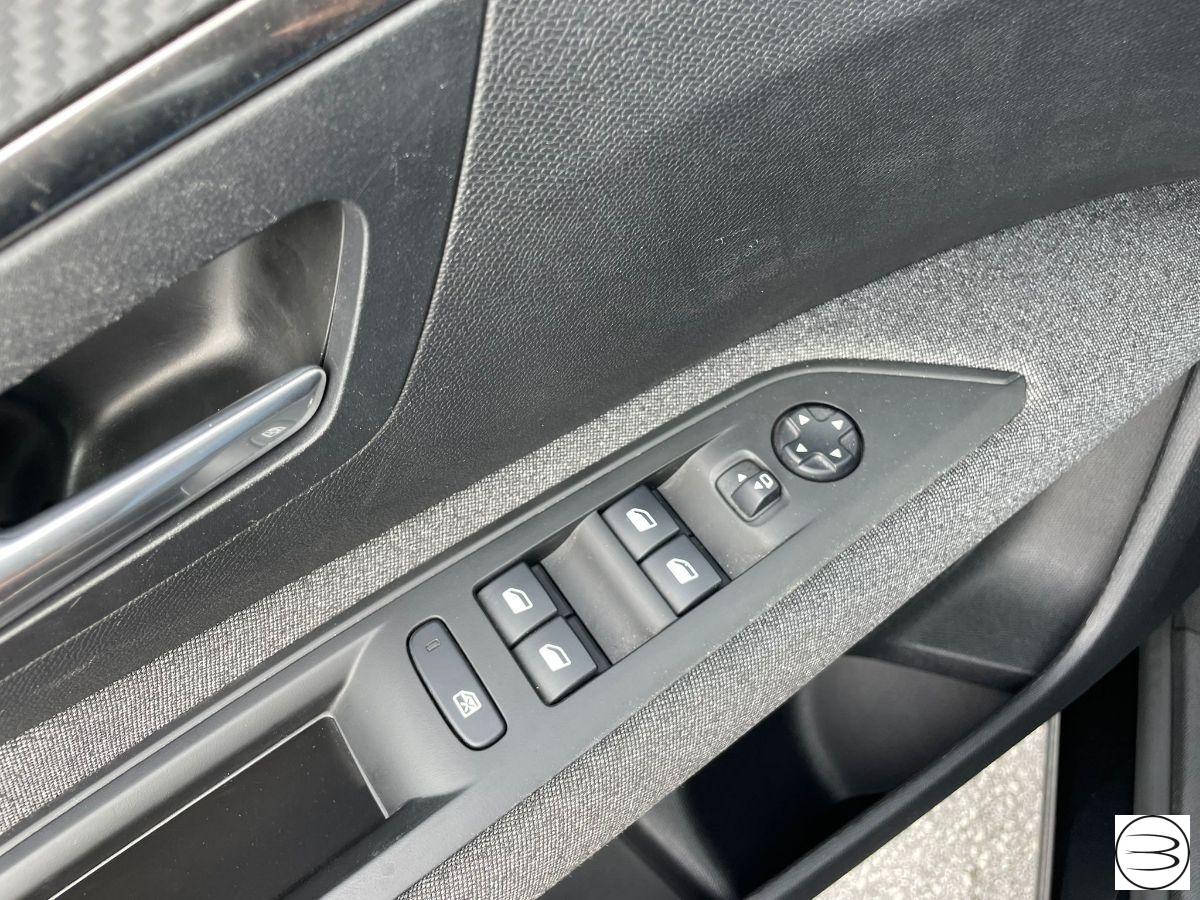 PEUGEOT - 3008 - BlueHDi 130 EAT8 S&S Active