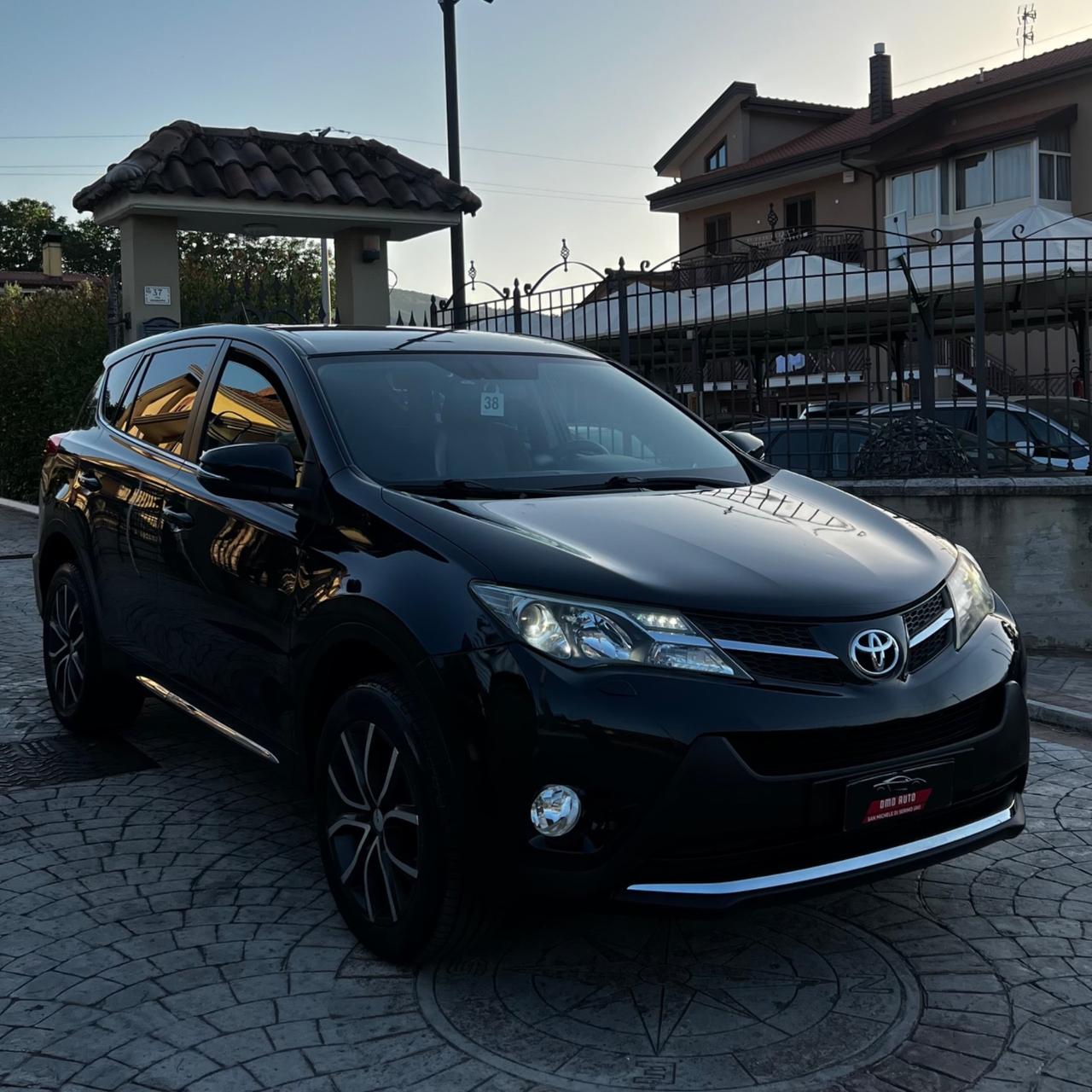 Toyota RAV 4 RAV4 2.0 D-4D 4WD Lounge, UNICO PROPRIETARIO, KM CERTIFICATI TOYOTA