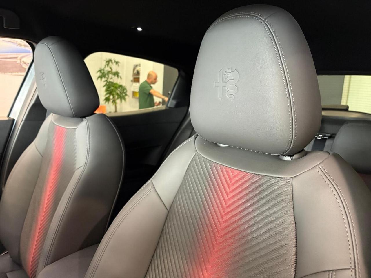 Alfa Romeo Junior 1.2 ibrida Q4 145cv edct6