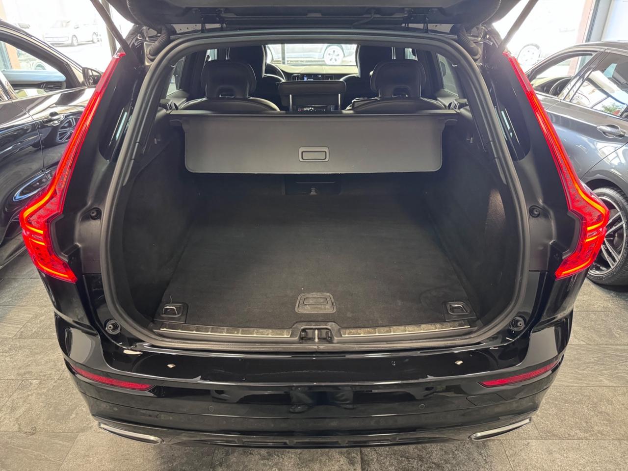 Volvo XC60 2.0 190 D4 AWD R-design IVA esposta