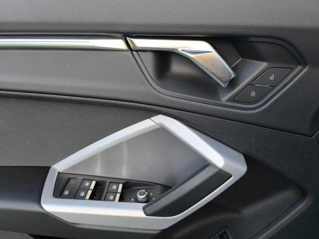 AUDI Q3 SPB 35 TFSI S tronic Identity Black Sline