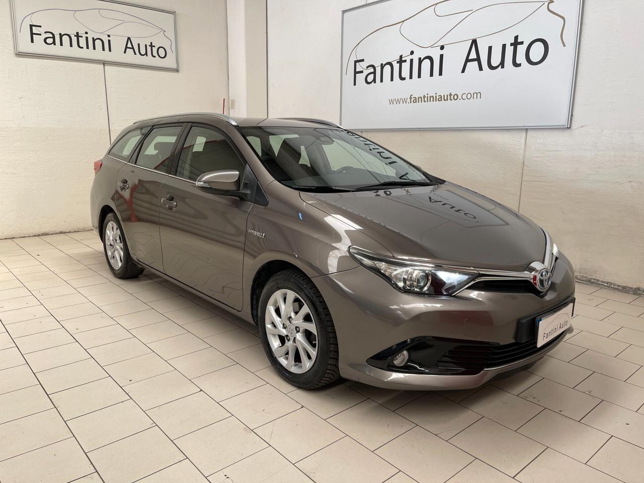 Toyota Auris Business Pack 1.8h cvt-Ok Neopat-LEGGO SOTTO