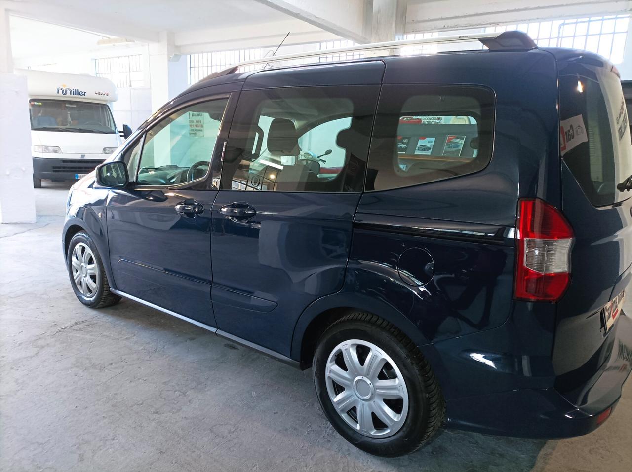 Ford Tourneo Courier 1.0 EcoBoos SOLO 24000KM