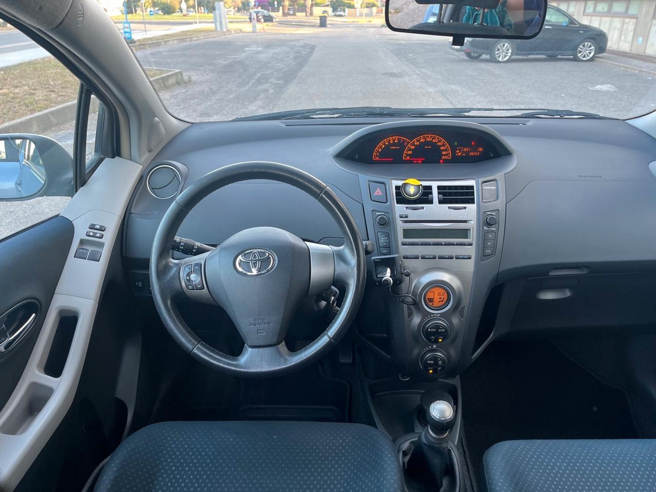 Toyota Yaris 1.0 VVT-i 70cv